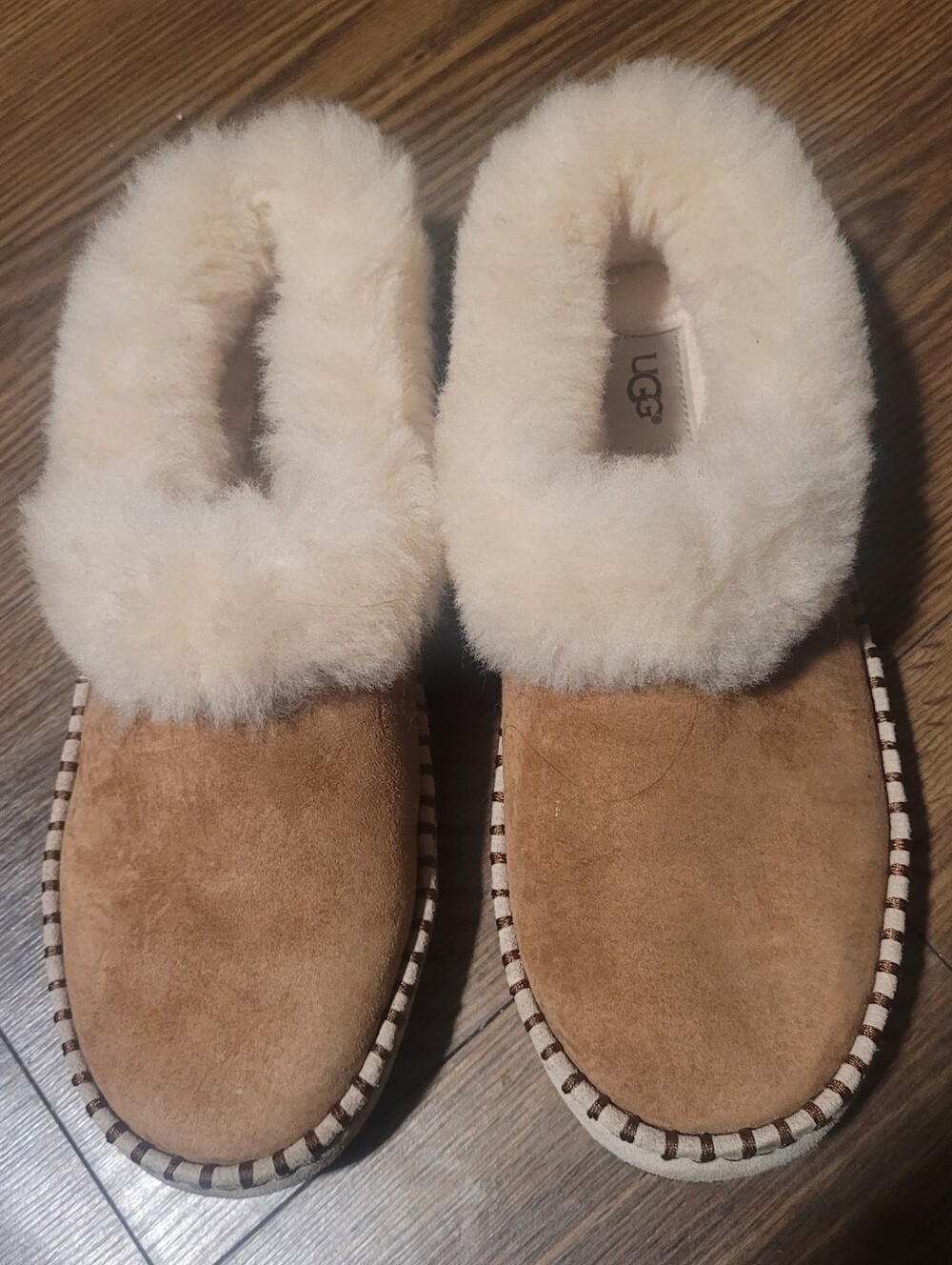 NEW CONDITION UGG Women's Chestnut Suede Shearling Cuff Slip-On Slippers